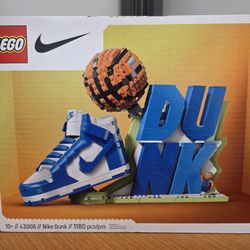 Nike Dunk LEGO Set - NEW