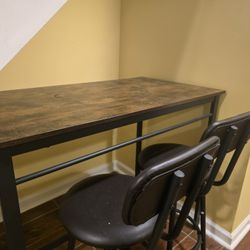 Wood & Black Metal Bar Stool Dining Set