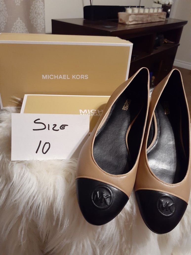 MICHAEL KORS SIZE 10