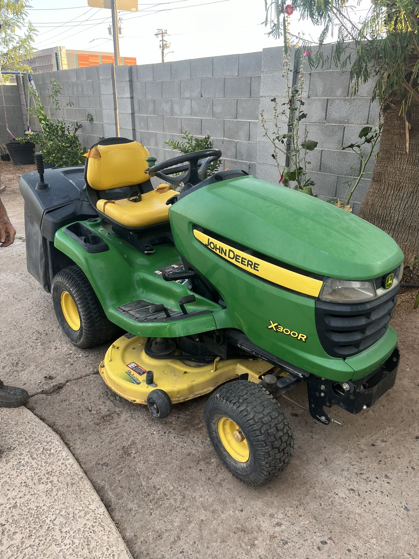 John Deere X300R
