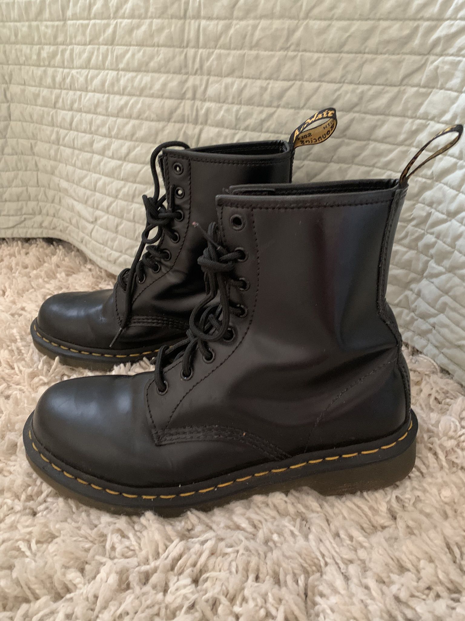 Women’s size 10.5 mid rise boots
