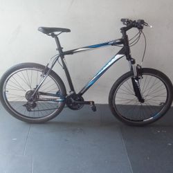 BICYCLE GIANT 21 SPEED SIZE 26 BRAND NEW 