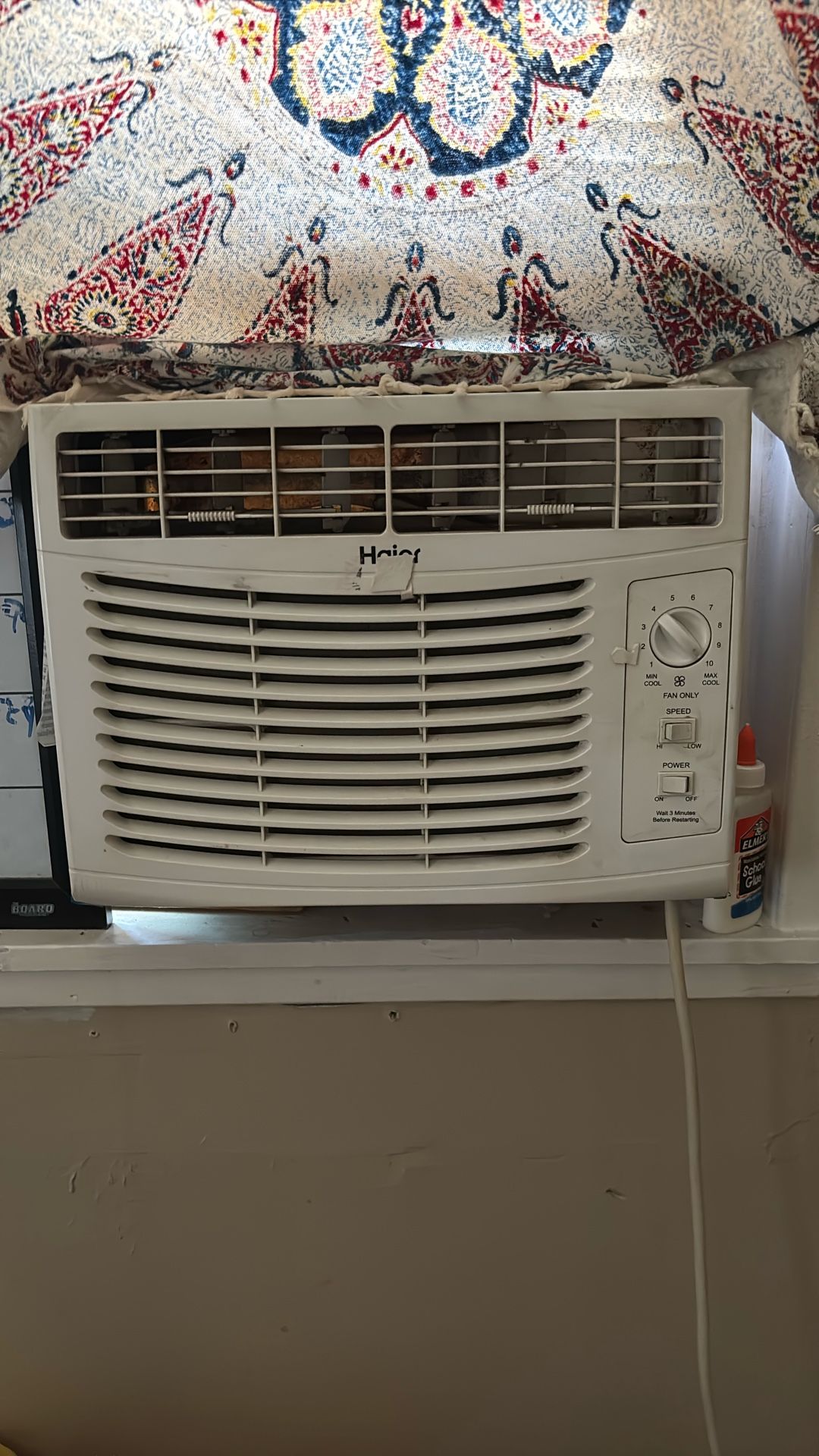 Window AC Unit (Works Great In 2 Our Bedroom Apartment)