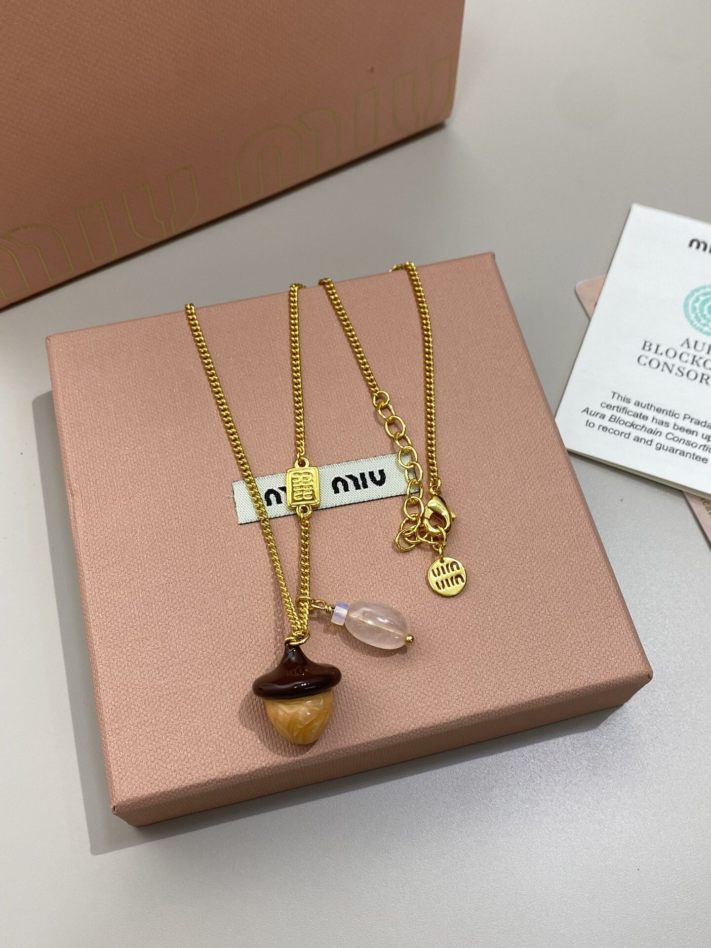 A classic women's necklace