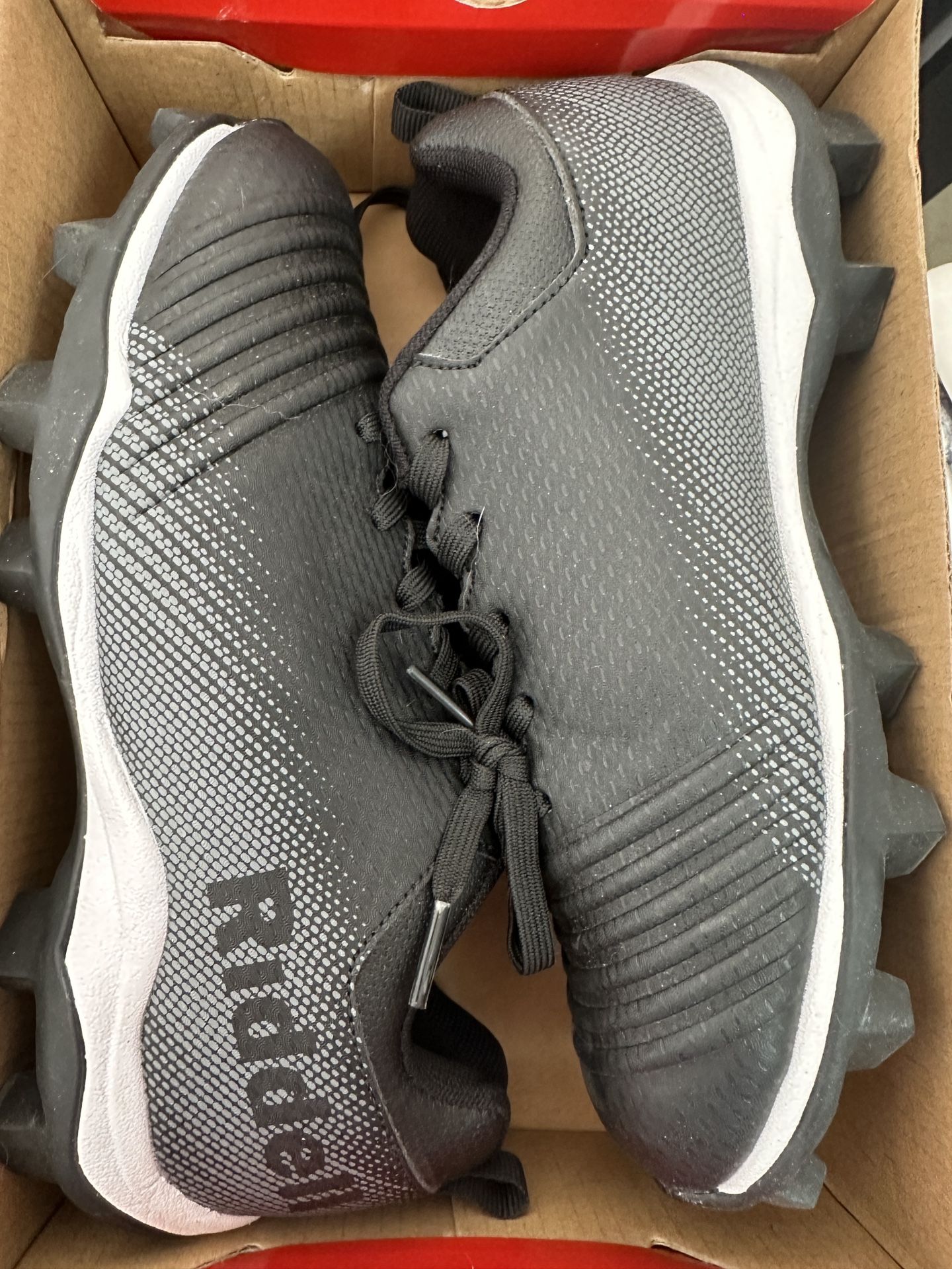 Riddell Edge Low Youth Size 4.5Football Cleats Boys Black