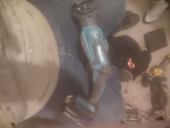Makita XR j01 sawzall