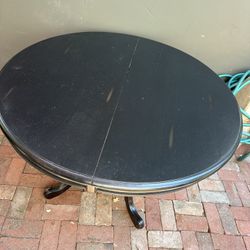 Round Dining Table 