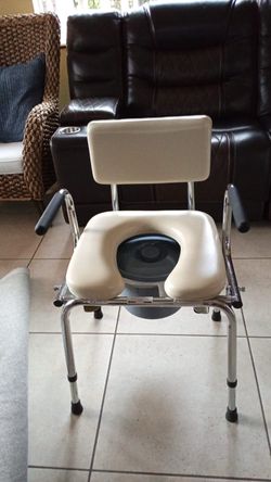 Portable bathroom