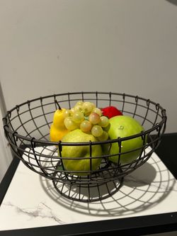 Metal fruit basket