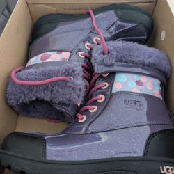 UKG Snow Boots For Youth Girl (Size 1)