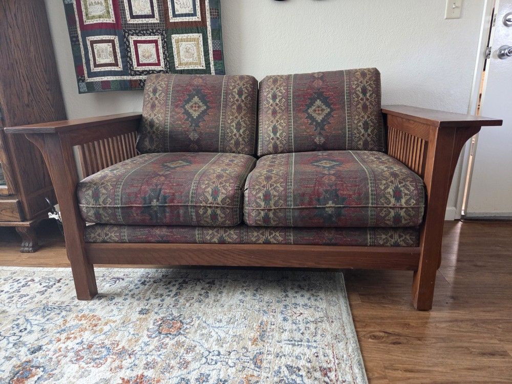 Bassett Love Seat Sofa
