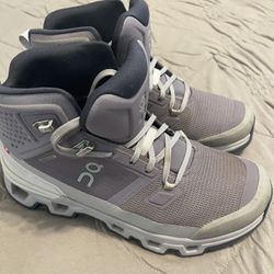 Women’s Hiking Boot. - On Cloudrock 2 Hiking Boots. Women’s Size 7