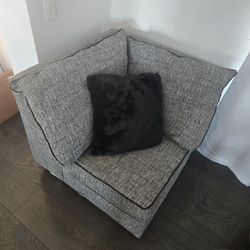 Corner chair/couch/seat w/pillow