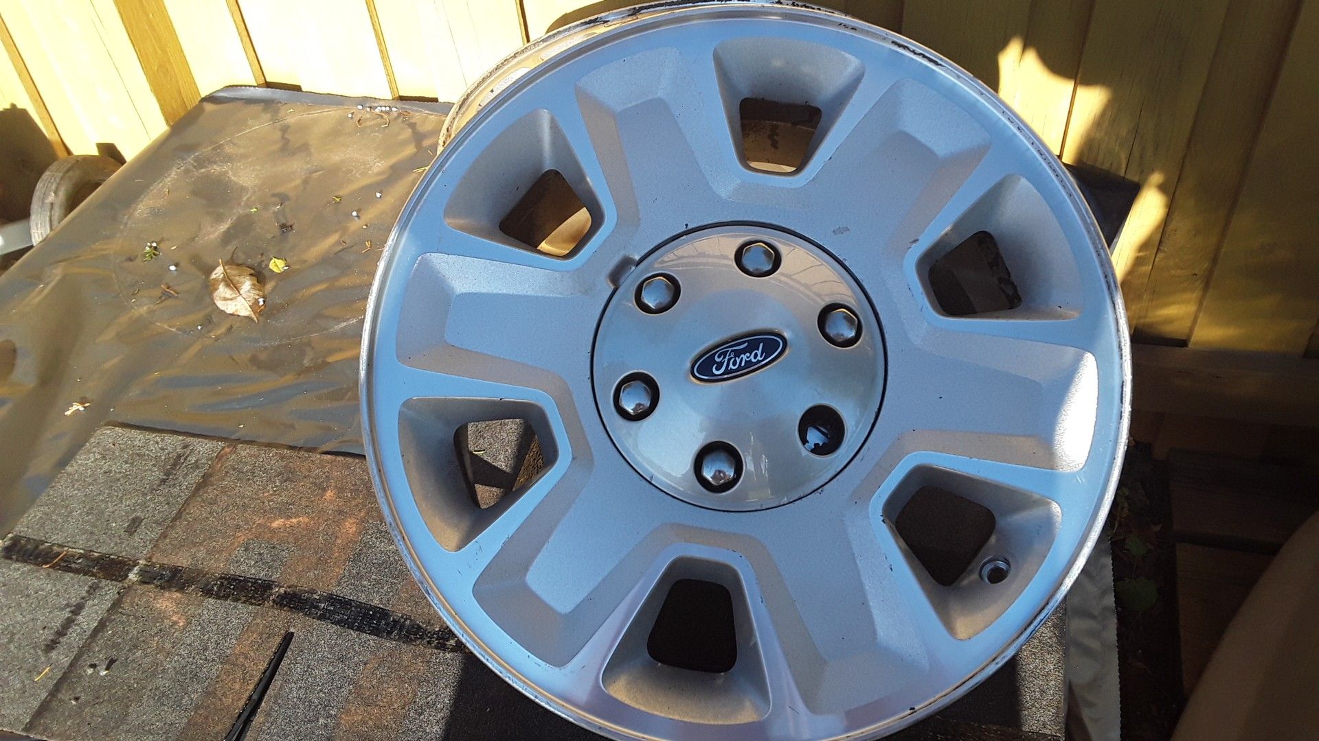 2013 ford f150 set of (4) 4×4alum wheels have all center snaps and lugs nuts