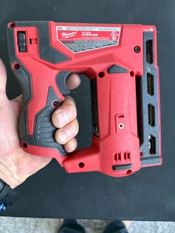 Milwaukee M12 3/8 crown stapler