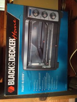 $40 black and Decker toaster oven brand new never been used