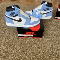 Air Jordan 1 Retro High University Blue Size 9.5 