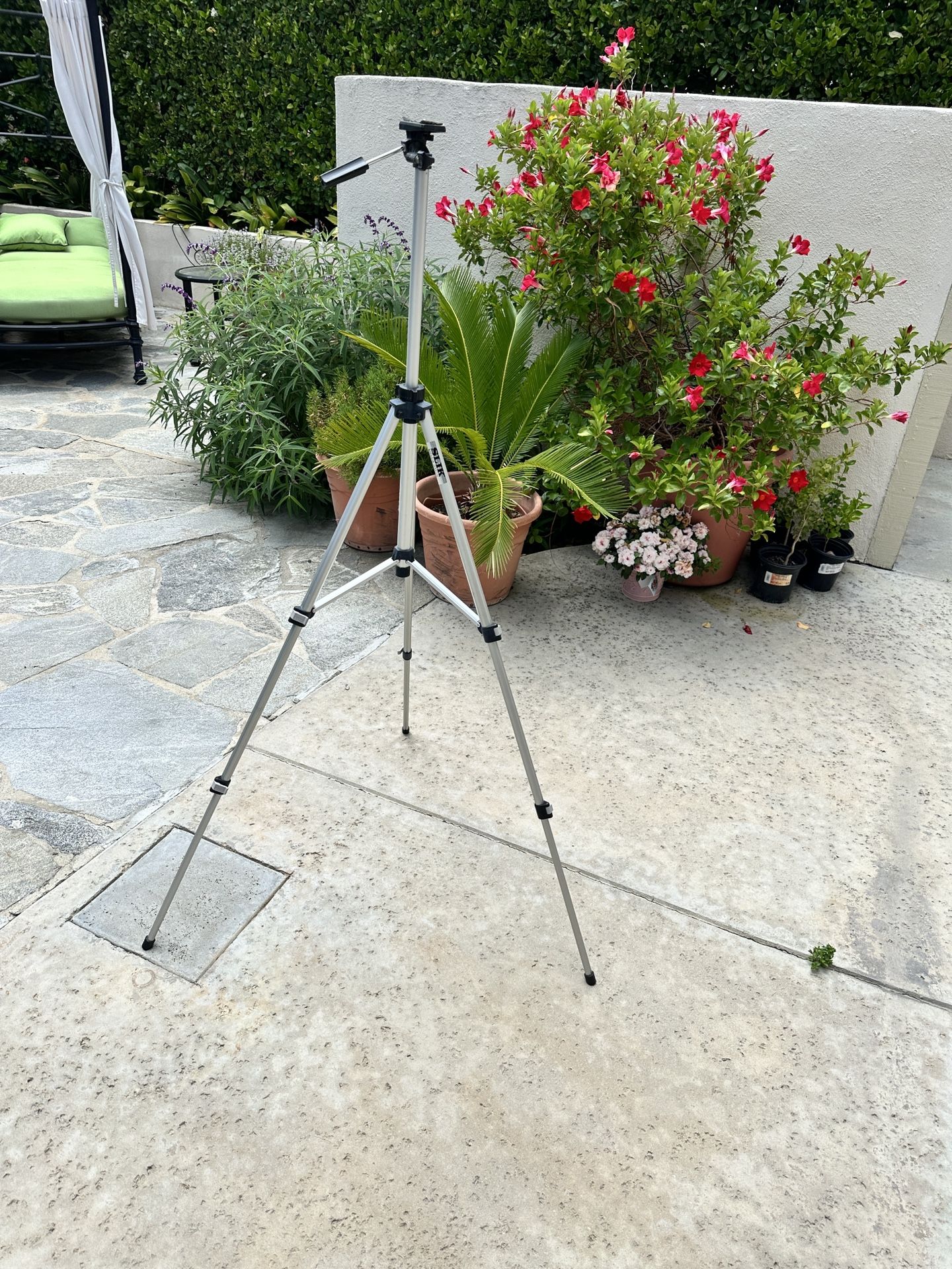 Slik Insta-Lok 800G-FL Travel Lightweight Insta-Lock Tripod Great Condition! Extends To 48”u