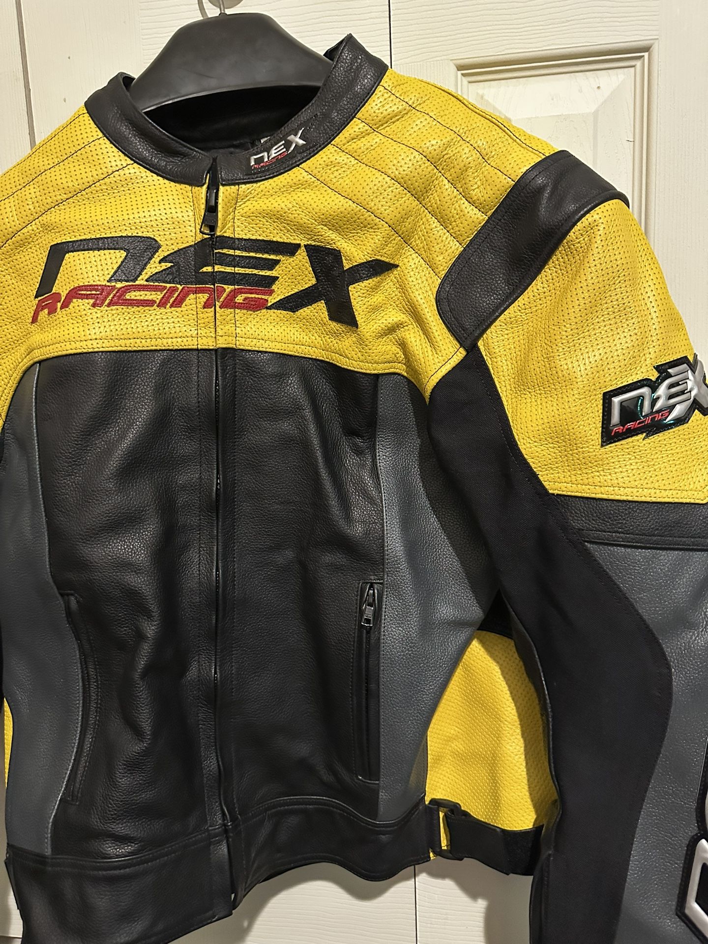 CE ARMORED. BIKER JACKET.