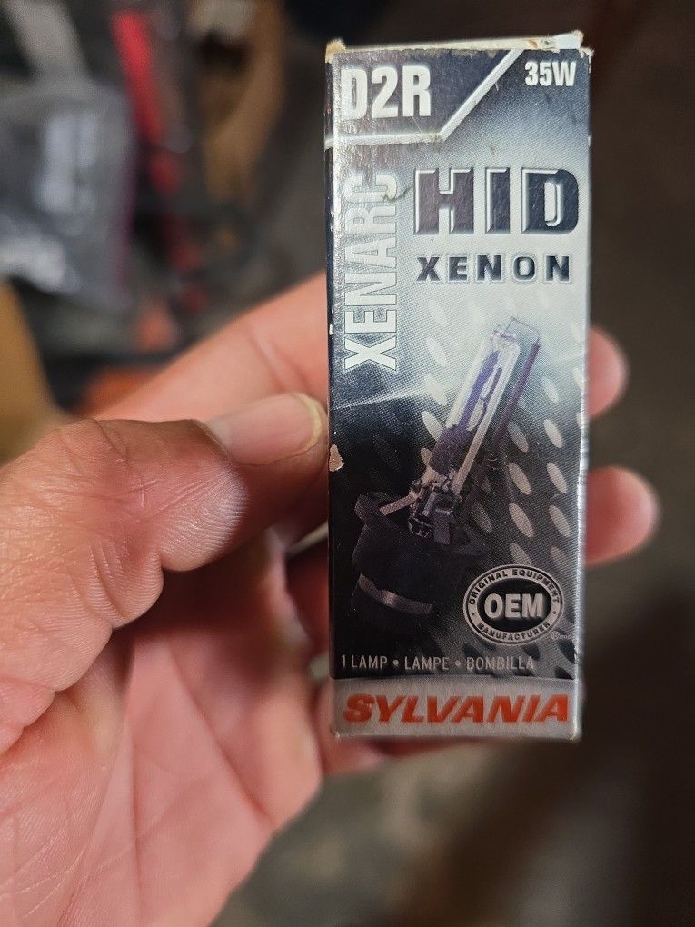 Sylvania HID D2R Bulb