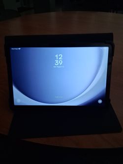 Samsung galexy tablet brand new with case 11 inch