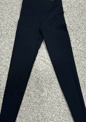 Size 10 Lululemon New Condition Black 25”
