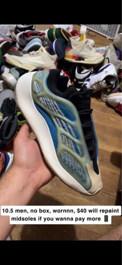 Yeezy 700 10.5 men