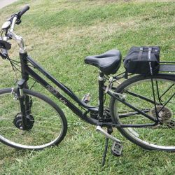 Giant Liv Electric bike clean republic / Hilltopper with Wheel new battery.
