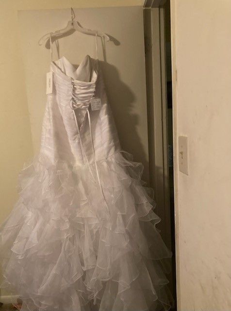 Selling My Wedding Dress-Never Worn...only Serious Offers