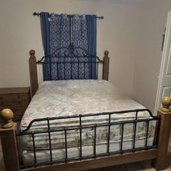 Queen Bedroom Furniture Set