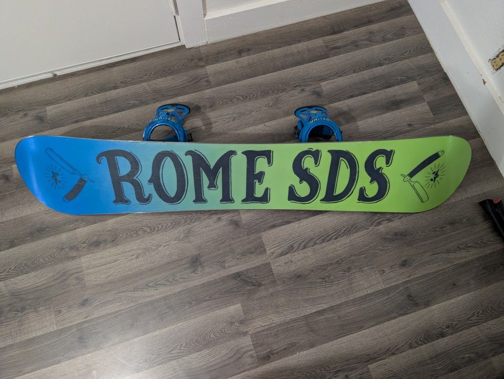 Snowboard _ Brand: Rome SDS