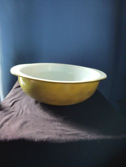 Pyrex Cinderella Avocado Green Casserole Dish #024 - 2 Quart OVENWARE - Made in the USA - VINTAGE!!