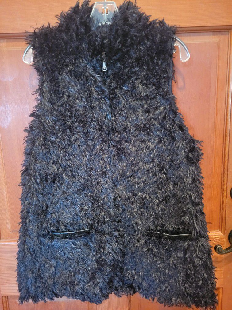 Ladies Vest Size XL  Faux  Fur
