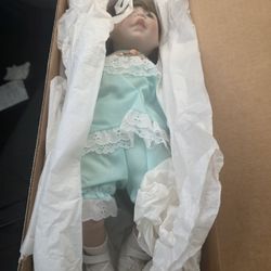 Sissy First Edition Showcase Collection Doll