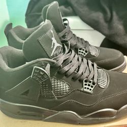 Black Cat Jordan 4 