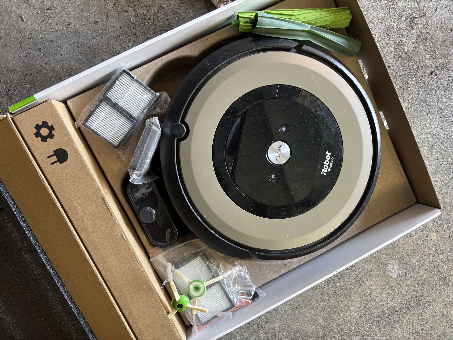 Roomba E6