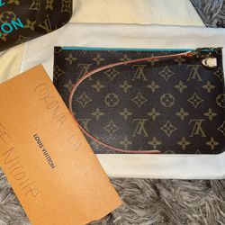 Brand New Authentic Neverfull Pouch In turquoise