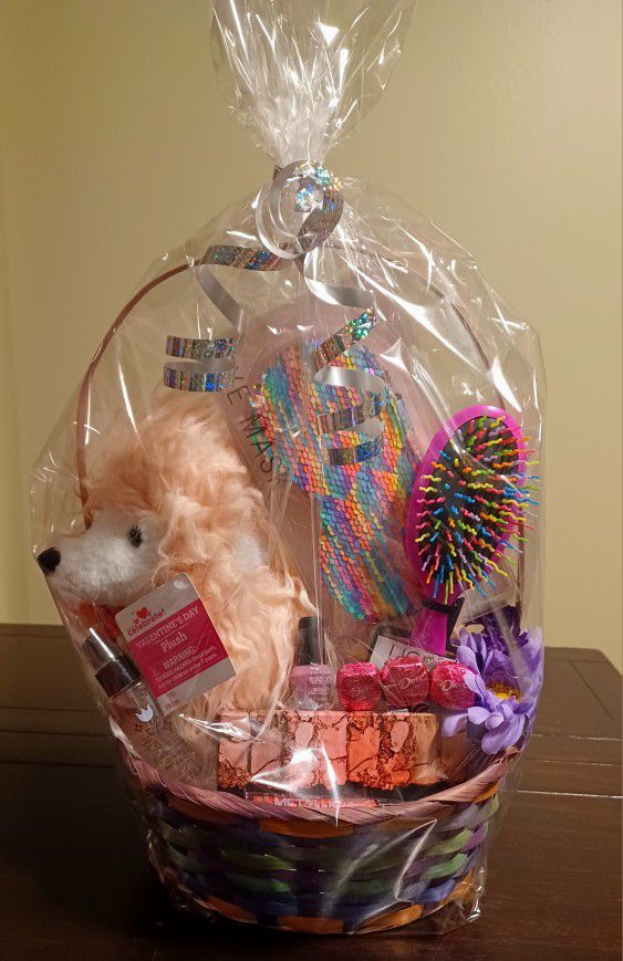 Pink Poodle Beauty Basket - Mother's Day/ Día De Las Madres 