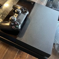 PS4 + 1 Controller 