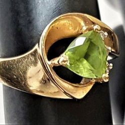 14K Gold Peridot & Diamond Accent Ring