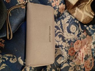 Michael kors wallet