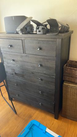 Living spaces Dark brown/black 6 drawer dresser