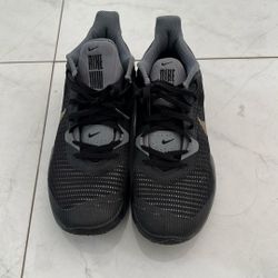 Basketball Shoes Nike Size 8.5
