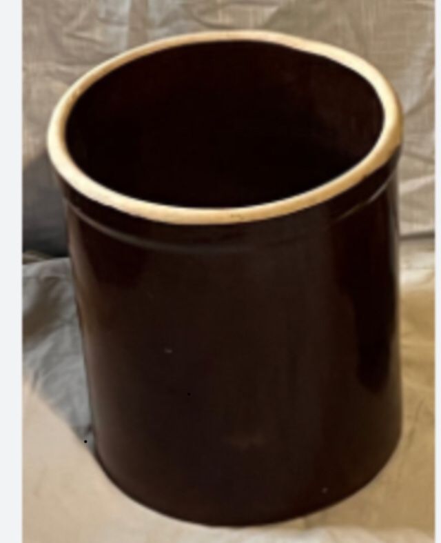 1195 Antique Brown Roseville Crock With Mark On Bottom