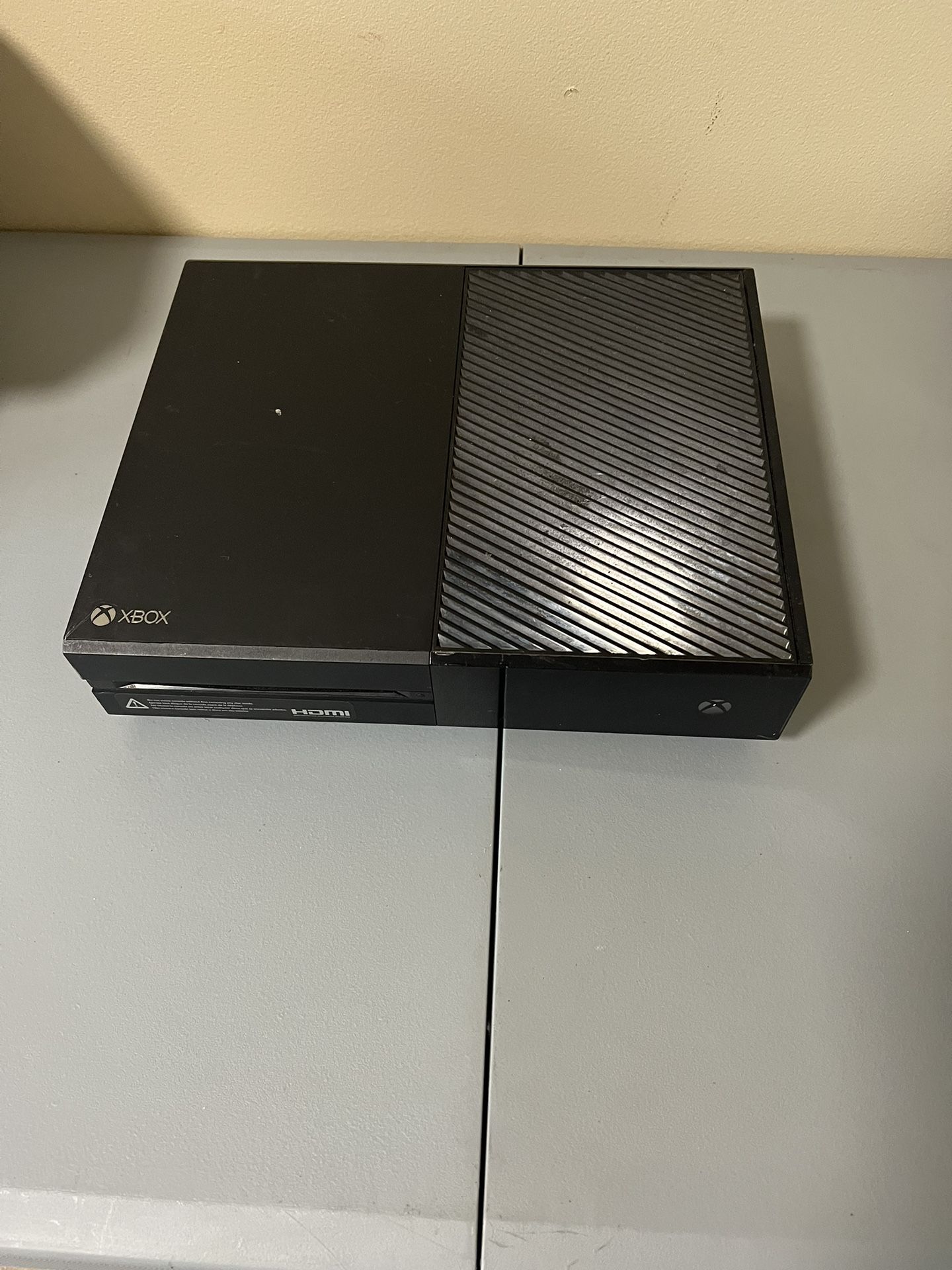 Microsoft Xbox One 500GB Console only Model 1450