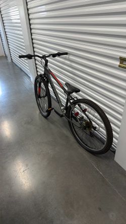 Schwinn 27.5 Standpoint Grey Mountain Bike