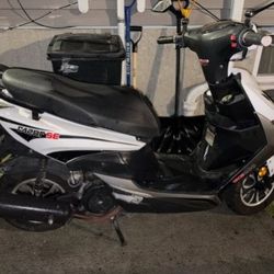 GAS SCOOTER / GAS SCOOTER ---   $1,350