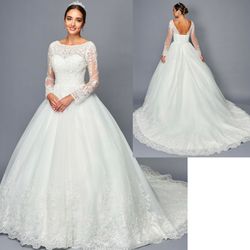 New With Tags Beaded Lace Long Sleeve Ball Gown Wedding Gown $599