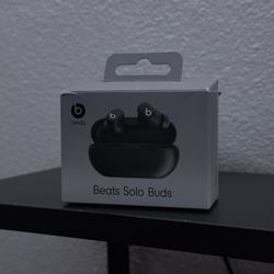 Beats solo buds (1 month free apple music qr code inside)