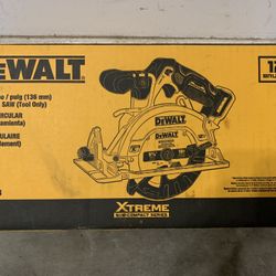 DEWALT XTREME 12-volt Max 5-3/8-in Brushless Cordless Circular Saw( tool only)